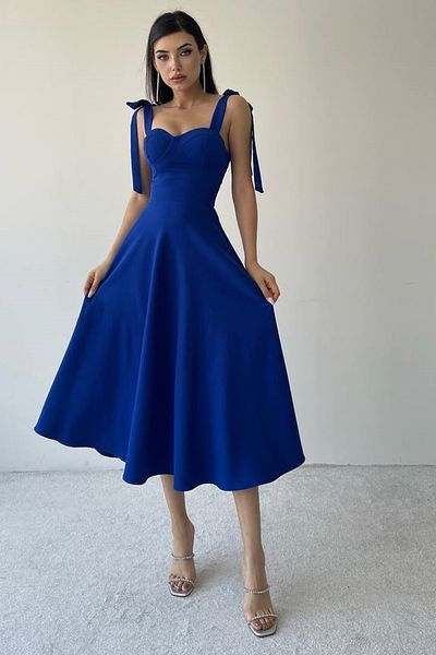 lovebox Abendkleid aus Atlasstoff mit gepolsterten Spitzenträgern, Midilänge und ausgestelltem Schnitt, Saks Blue 166