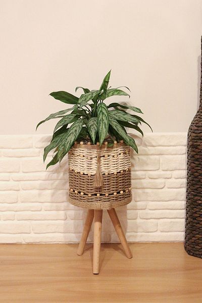 Monchi 26 cm Natural Beaded Jute Braided Wicker Basket - Wooden Legs, Flower Pot