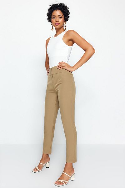 Trendyol Collection Тъкани панталони с тесни крачоли и кафяви цигари с шевове на талията TWOSS20PL0388