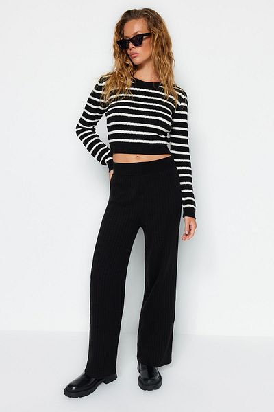Trendyol Collection Black Crop Knitwear Top and Bottom Set TWOAW24AU00057