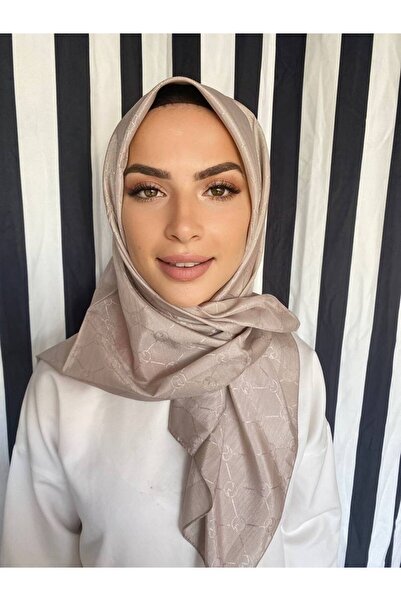 Nilbutik وشاح حرير هندي مونوغرام