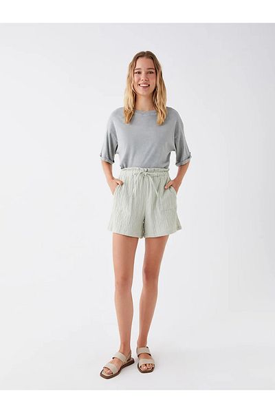LC Waikiki Γυναικείο σορτς μονόχρωμο Muslin με άνετη εφαρμογή με ελαστική μέση