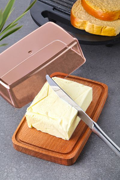 Nandy Home Luxury Swan with Natural Wooden Base - Butter with Lid - Cheese - Margarine Storage Container AMBER