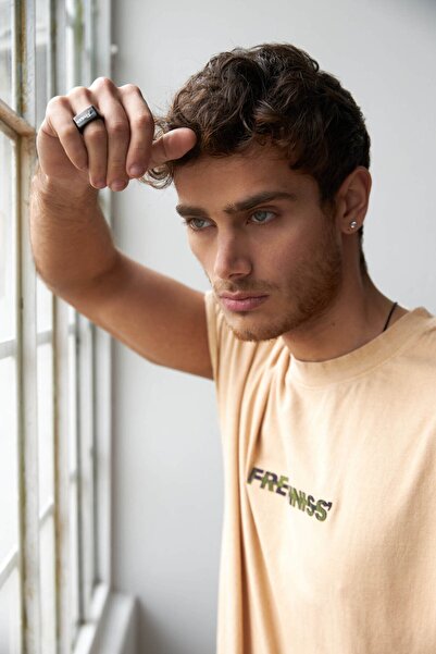 THIMOON Crew Neck Pocket Short Sleeve Yellow T-shirt