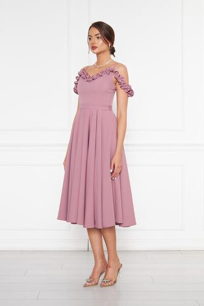 Bidoluelbise Kadın Ayarlanabilir Askılı Yaka Fırfır Detay Dokuma Kumaş Pileli Kloş Midi Boy Abiye Elbise