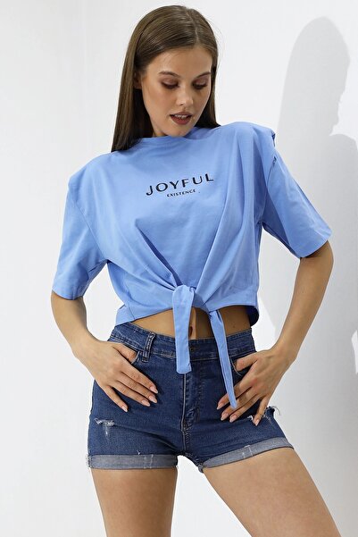 Buklemoda Πλεκτό T-Shirt με λεπτομέρεια μέσης με σύνθημα