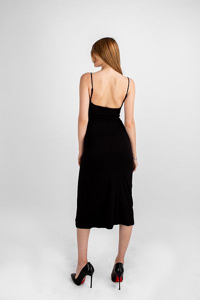 Bak Moda Rochie neagră din țesătură de bază, cu bretele, lungime midi