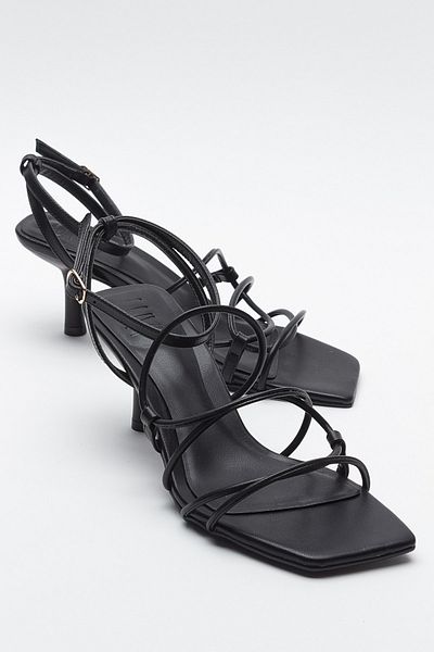 LuviShoes Černé dámské sandály na podpatku STAY