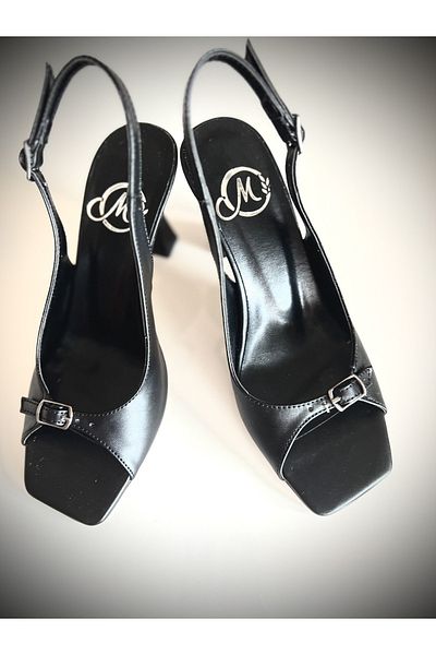 modadanall Women's Leather Heel Shoes Suitable for Black Scalloped Feet