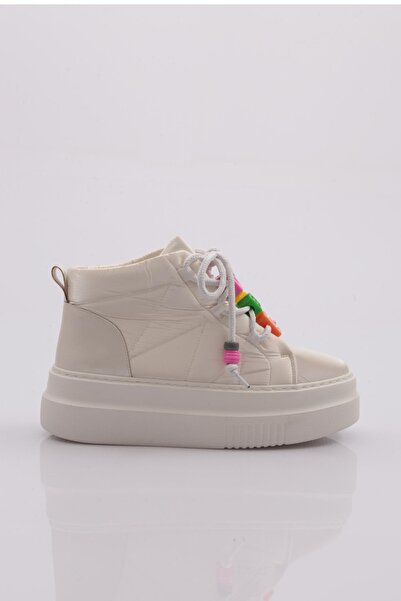 DGN Women's White Parachute Sneaker 21363118