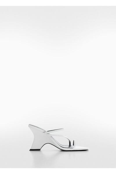 MANGO Woman Sandalen mit asymmetrischem Absatz