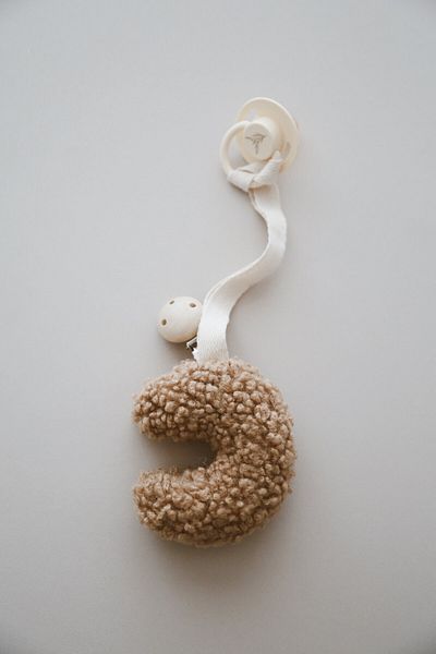 DERY BABY -Teddy Pacifier Hanger (WITH CLIP)