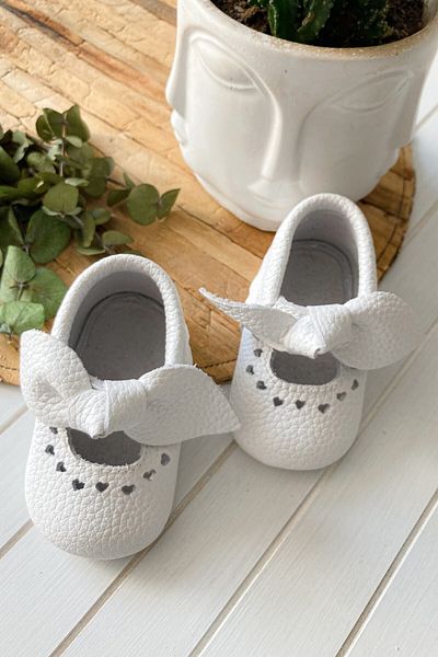 Li Puna - White Luz Genuine Leather Baby Shoes with Heart Detail