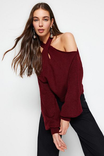 Trendyol Collection Weinroter Strickpullover mit weicher Textur und Fenster/Ausschnitten TWOAW24KZ00166