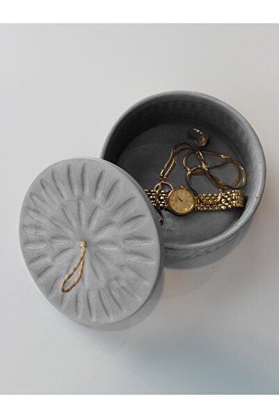 The Craft Thor صندوق كبير مزخرف مصنوع يدويًا من الخرسانة مع غطاء