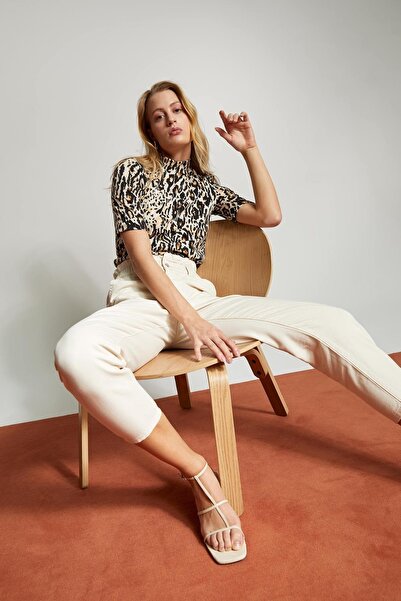 DeFacto Εφαρμοσμένο κοντομάνικο μπλουζάκι με μισό ζιβάγκο με στάμπα λεοπάρ