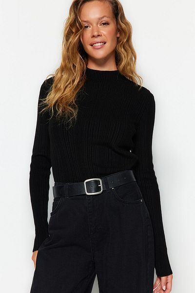 Trendyol Collection Czarny sweter ze stójką TWOAW24KZ00329