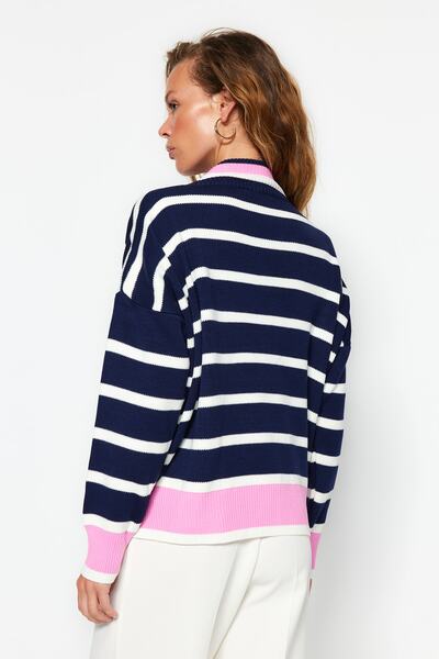 Trendyol Collection Темно-синій светр суперширокого крою Светр TWOAW24KZ00404