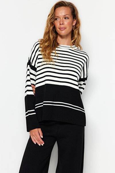 Trendyol Collection Színes blokk széles szabású fekete kötöttáru öltöny - TWOAW24AU00041