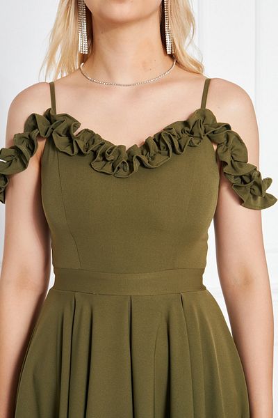 lovebox Flexibles, ausgestelltes Midi-Abendkleid aus Atlasgewebe in Khaki, mit verstellbaren Trägern, Rüschenkragen, Plissiert 421