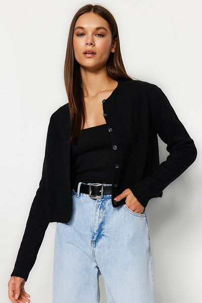 Trendyol Collection Set aus kurzer Bluse und Cardigan in Schwarz mit weicher Textur - TWOAW21HI0107