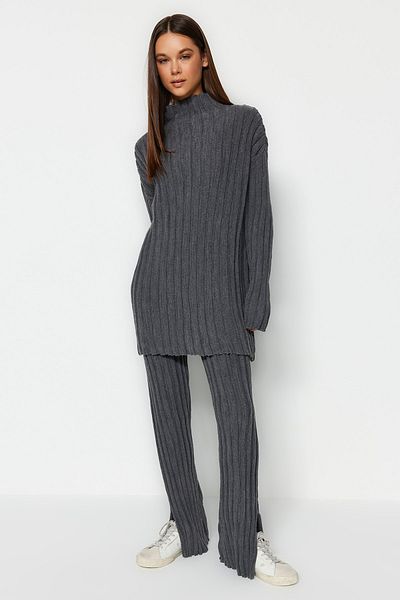 Trendyol Collection Set aus Oberteil und Unterteil aus Strick mit Schlitzdetail, Anthrazit TWOAW24AU00013