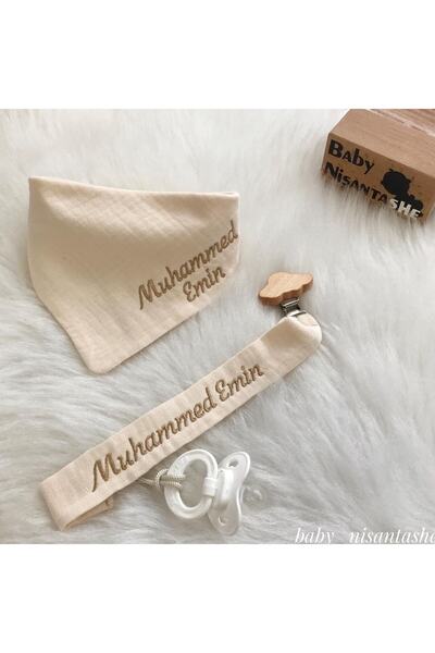 Baby Nisantashe İsim Nakışlı Bebek Fuları Salya Önlüğü ve Emzik zinciri seti %100 Pamuk 4 Kat Müslin Kumaş Bej Renk