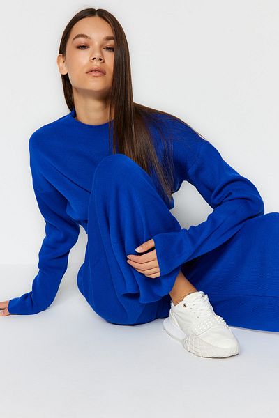 Trendyol Collection Super Crop kötöttáru szett kocogó nadrággal - TWOAW24AU00007