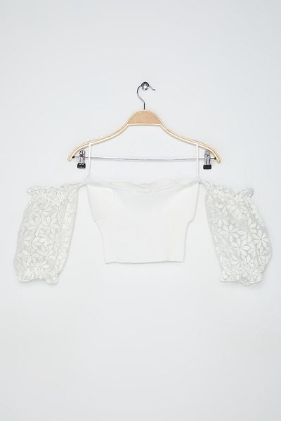 Koton Bow Detailed Embroidery Sleeveless Shirt