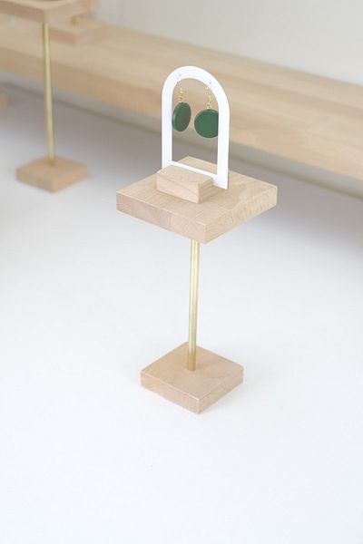 Kpleksi 3-Piece Solid Brass Footed Wooden Stand Display