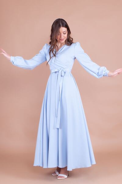 NO48 Bebe Mavi Kruvaze Yaka Uzun Kol Düğmeli Manşetli Uzun Boy Kuşaklı Elbise