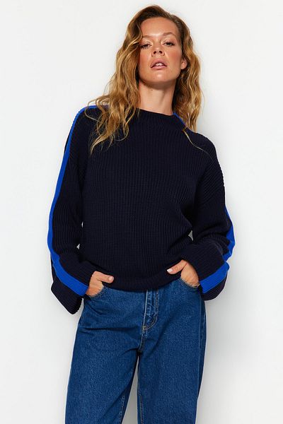 Trendyol Collection Sötétkék, széles ujjú, hajtogatott kötöttáru pulóver TWOAW24KZ00663