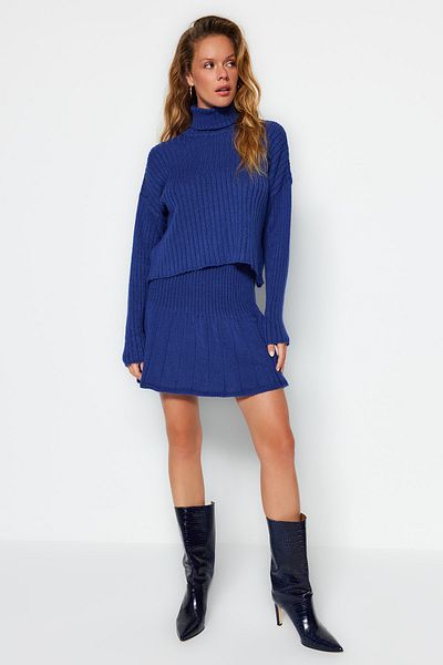 Trendyol Collection Soft Textured Super Wide Fit – Strickwaren-Unter- und Oberteil-Set mit Faltenrock TWOAW24AU00019
