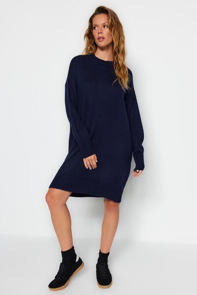 Trendyol Collection Mini úplet v námořnické modré - Široké šaty s měkkou texturou Twoaw24El00035