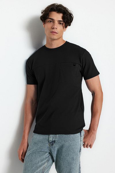 Trendyol Collection Black Men's Relaxed Crew Neck Short Sleeve T-Shirt TMNSS23TS00282