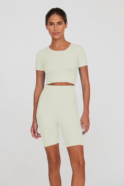 MİSTİRİK Felolin Model Recovery and Seamless Model Side Ribbed Knitted Biker Shorts Ecru Color