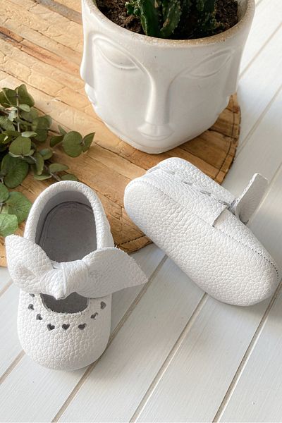 Li Puna - White Luz Genuine Leather Baby Shoes with Heart Detail