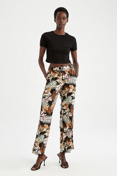DeFacto Traditionell gemusterte Viskose-Hose mit hoher Taille und weitem Bein und Taschen