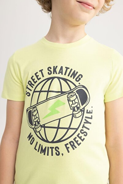 DeFacto Chlapecké bavlněné česané tričko s krátkým rukávem s potiskem Regular Fit.