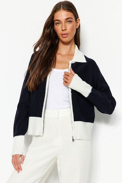 Trendyol Collection Granatowy, miękki, teksturowany, zapinany na zamek, dzianinowy kardigan z blokami kolorów TWOAW24HI00102