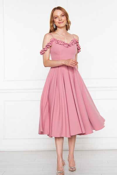 lovebox Abendkleid 421 aus Atlasstoff mit verstellbaren Trägern, Rüschenkragen, plissiertem, ausgestelltem Midikleid in Altrosa