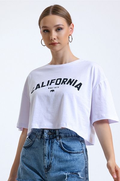 MD trend Γυναικείο μπλουζάκι με λευκό εμπριμέ Crew Neck Basic Crop