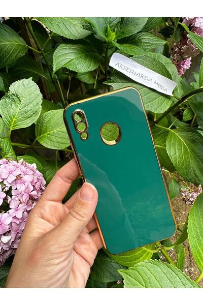 Aksesuarda Moda Huawei P20 Lite Uyumlu Gold Detaylı Parlak Lazer Kesim Kılıf