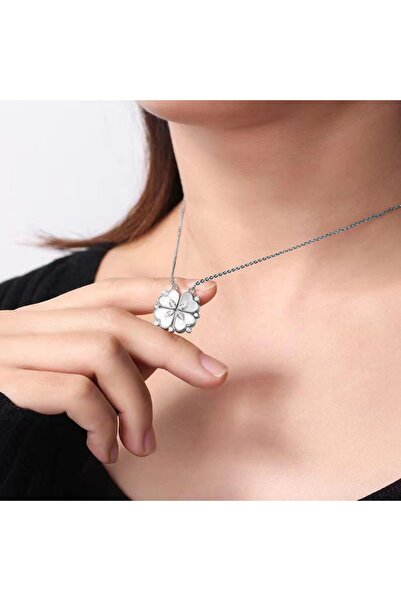 The Collection حجر عرق اللؤلؤ، قابل للفتح، ذو أربعة قلوب، مغناطيس البرسيم قابل للإغلاق، قلادة من الفولاذ الفضي المقاوم للتشوه