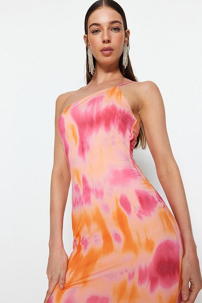 Trendyol Collection Vícebarevné noční večerní šaty s přechodovým vzorem TPRSS23AE00279