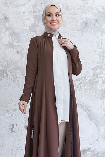 InStyle Hnědá Sivya Ferace - Detailní knoflíky a úplet
