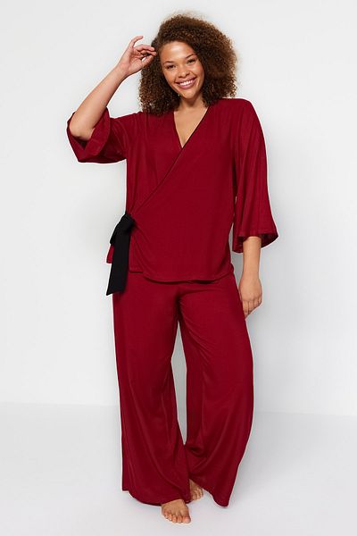 Trendyol Curve Burgundy Double Breasted Collar Tied Woven Pajamas Set TBBAW23AI00032