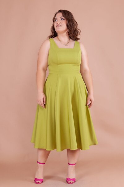 NO48 فستان متوسط الطول ذو ياقة مربعة وأشرطة سميكة باللون الأخضر الفستقي