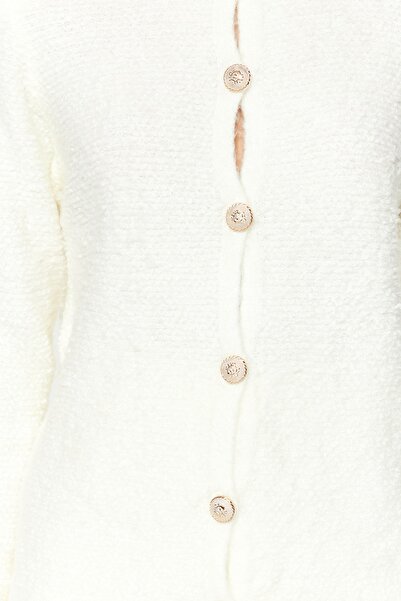 Trendyol Collection Měkký ecru pletený svetr s texturou - vzhled bundy s příslušenstvím Twoaw24Hi00039