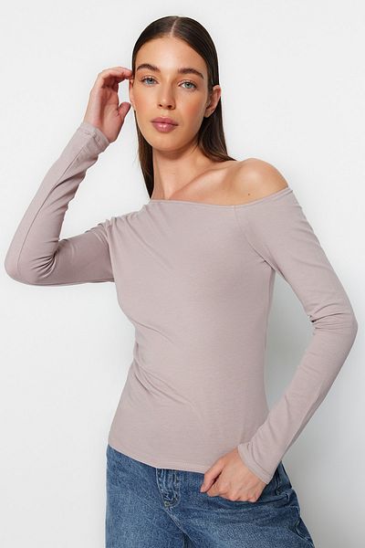 Trendyol Collection Mink Boat Neck Off Shoulder Gathered Εφαρμοσμένη Βαμβακερή ελαστική πλεκτή μπλούζα TWOAW24BZ00107